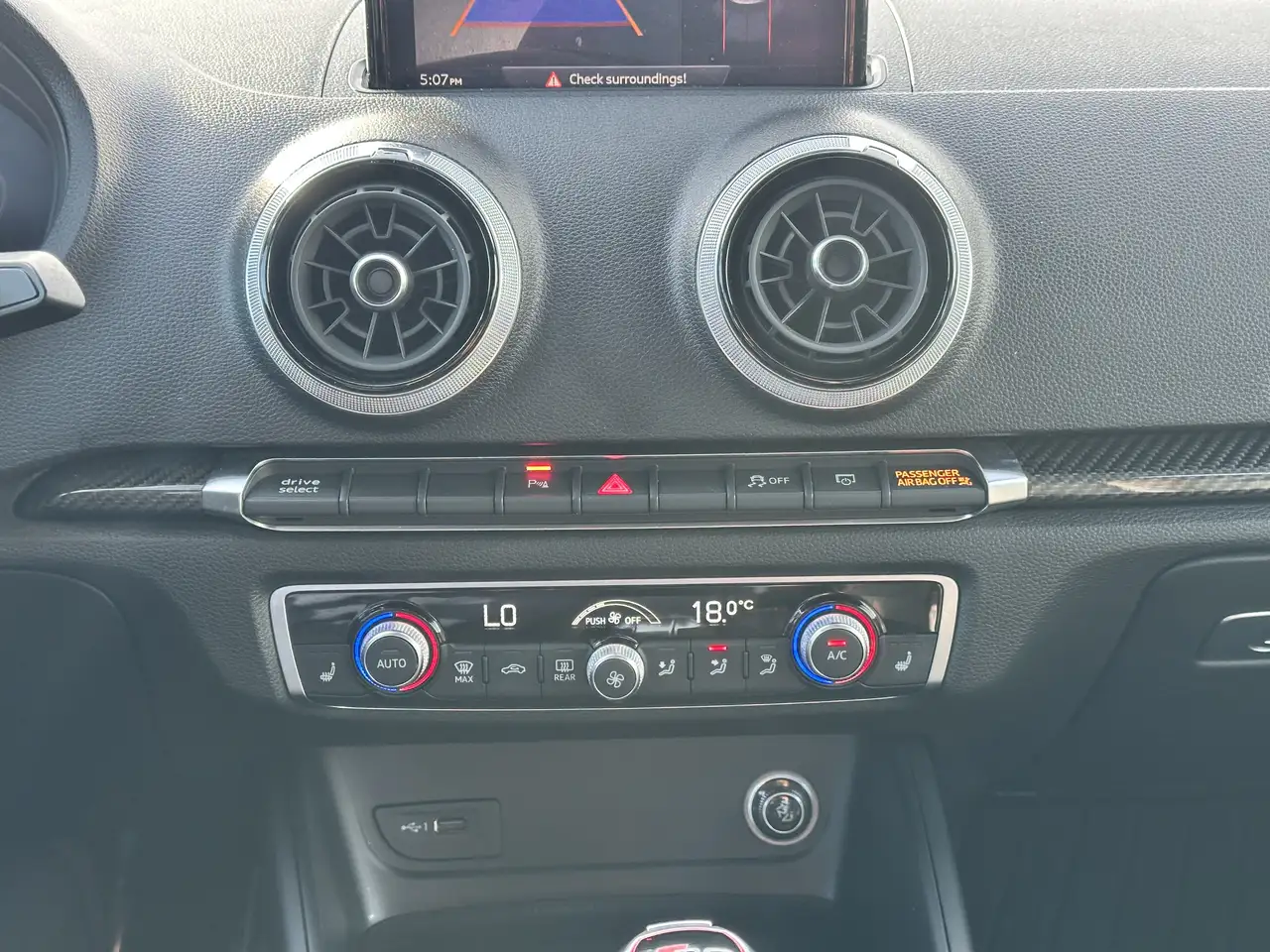 Audi RS3 снимка Audi RS3