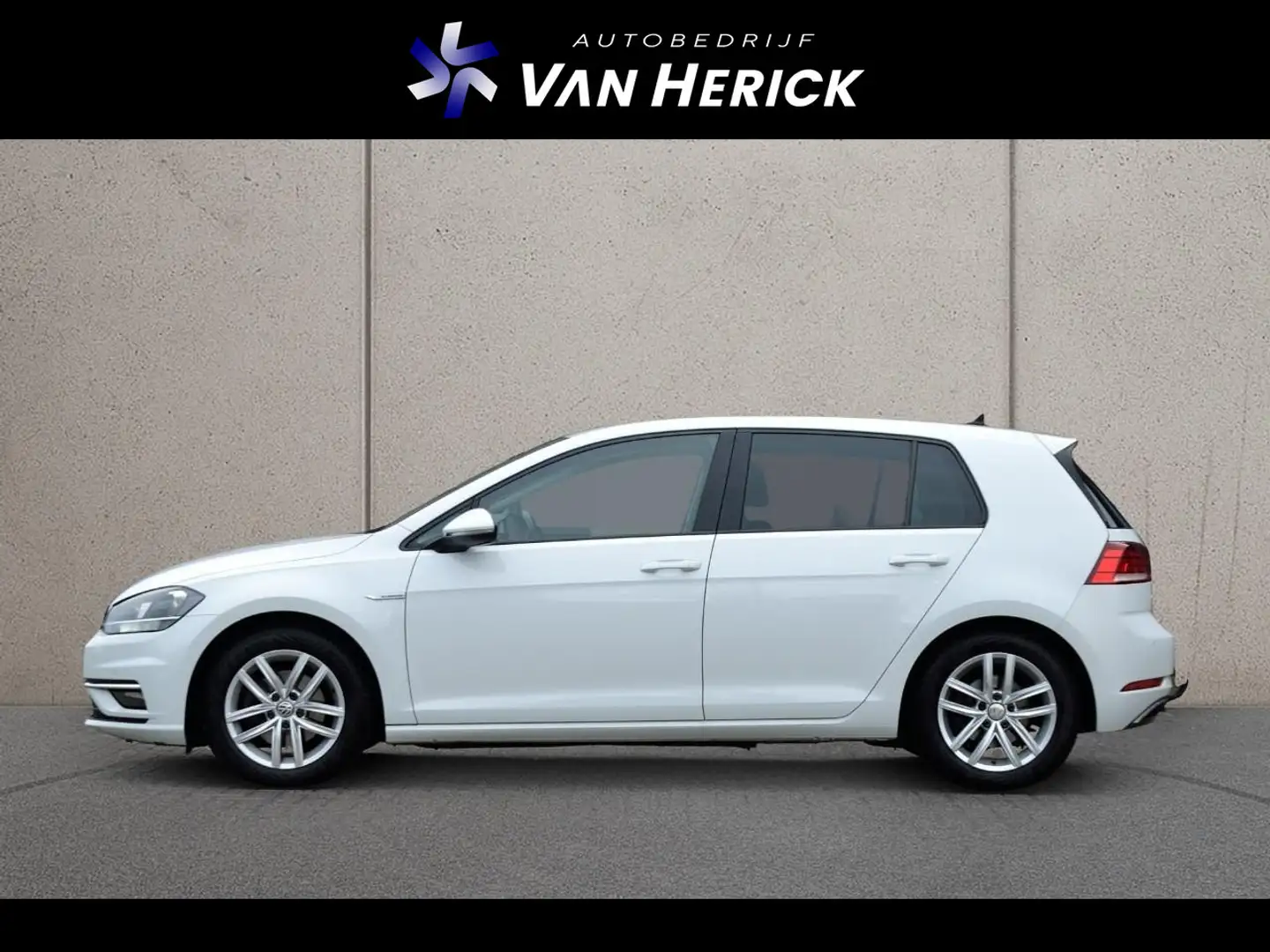 Volkswagen Golf 1.5 TSI Comfortline Business 131PK! | Trekhaak | A Wit - 2