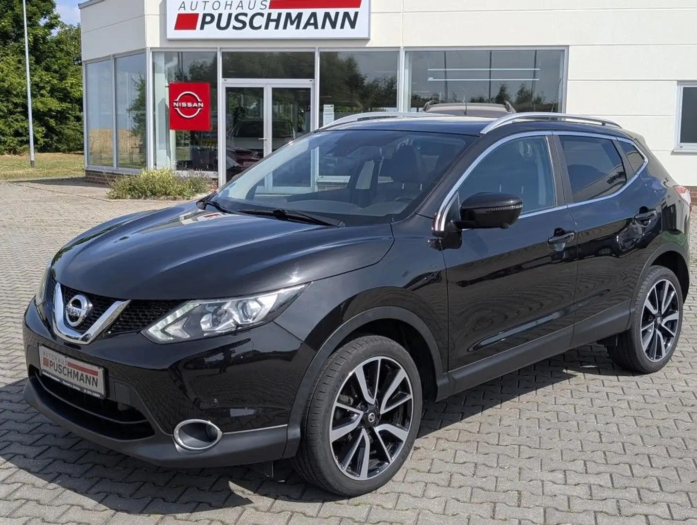 Nissan Qashqai 1.6 DIG-T TEKNA Schwarz - 1