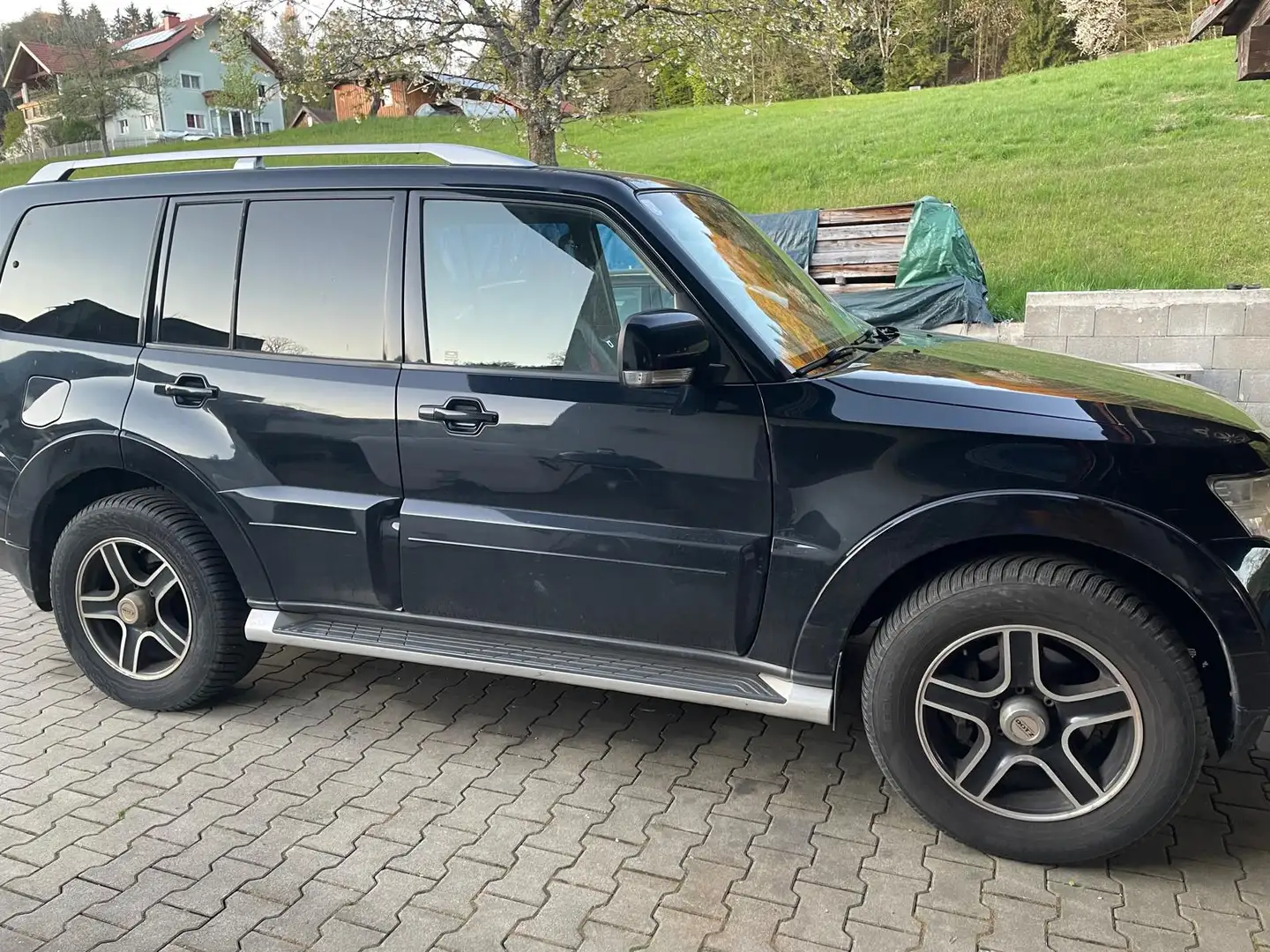 Mitsubishi Pajero Pajero Wagon Instyle 3,2 DI-D TD Aut. Instyle Schwarz - 2