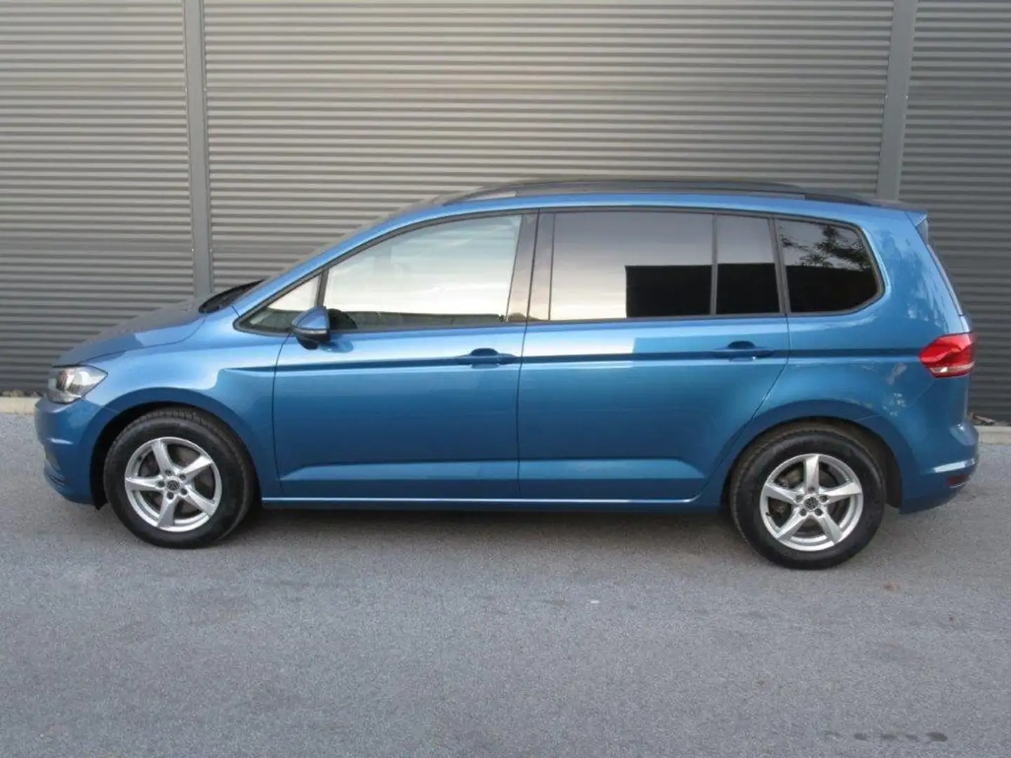 Volkswagen Touran Comfortline Sky 1,6 SCR TDI; Topausstattung! Blau - 2