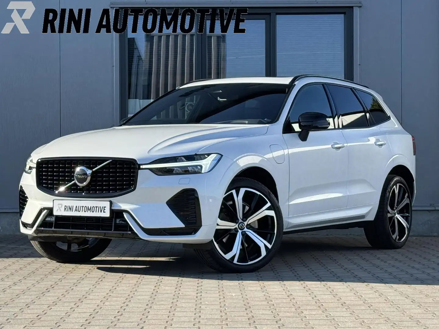 Volvo XC60 2.0 T6 Plug-in hybrid AWD R-Design 349 PK | Crysta Blanco - 1