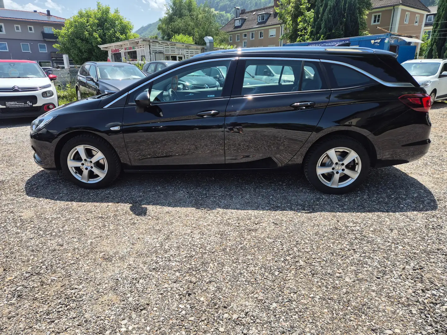 Opel Astra Innovation Sports Tourer 1.6 CDTI Aut. Schwarz - 2
