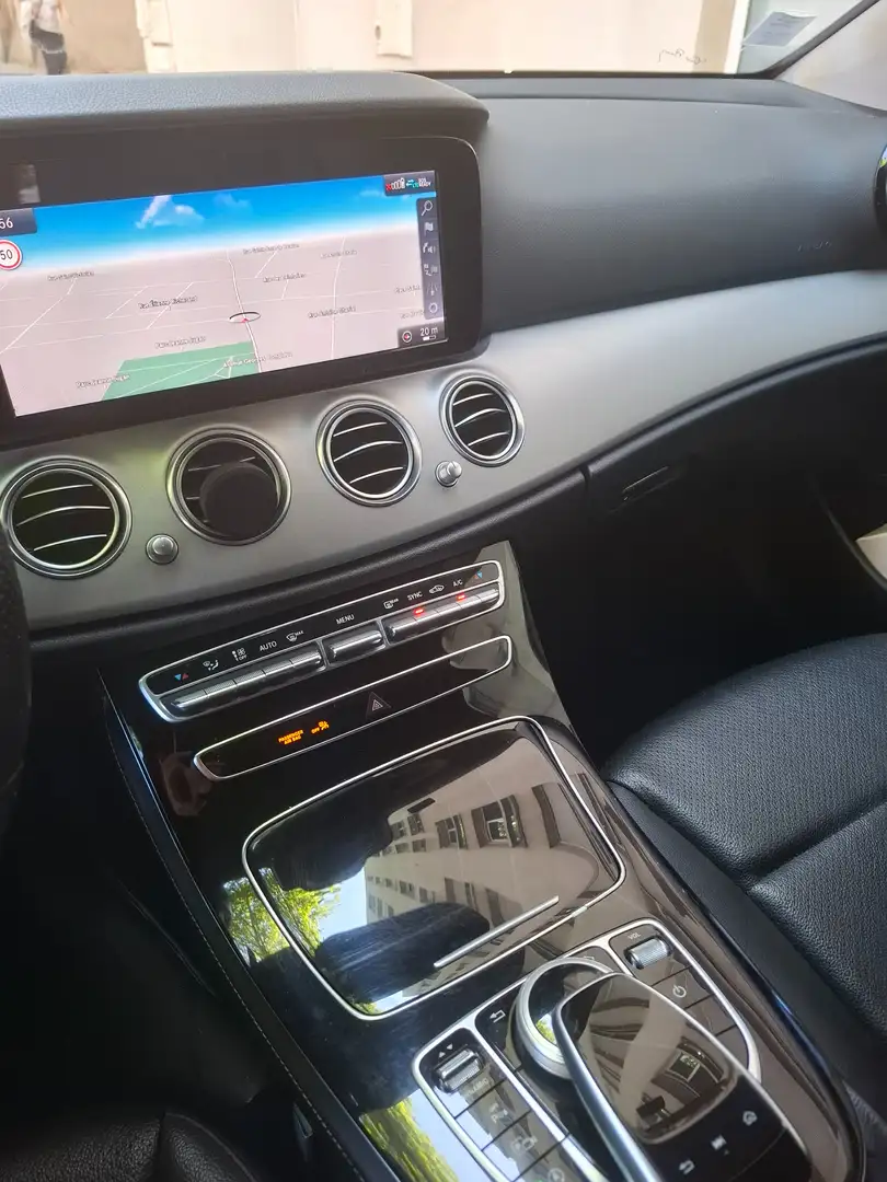 Mercedes-Benz E 220 Classe E 220 d 9G-Tronic Executive Чёрный - 1