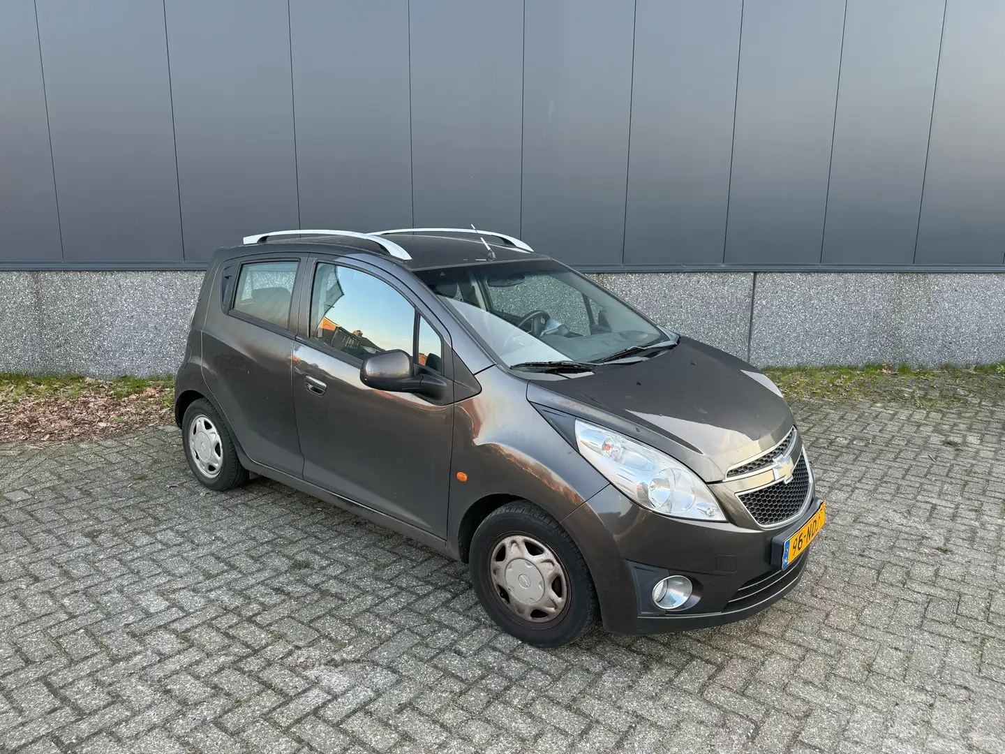 Chevrolet Spark 1.0 16V LS Bi-Fuel Bruin - 1