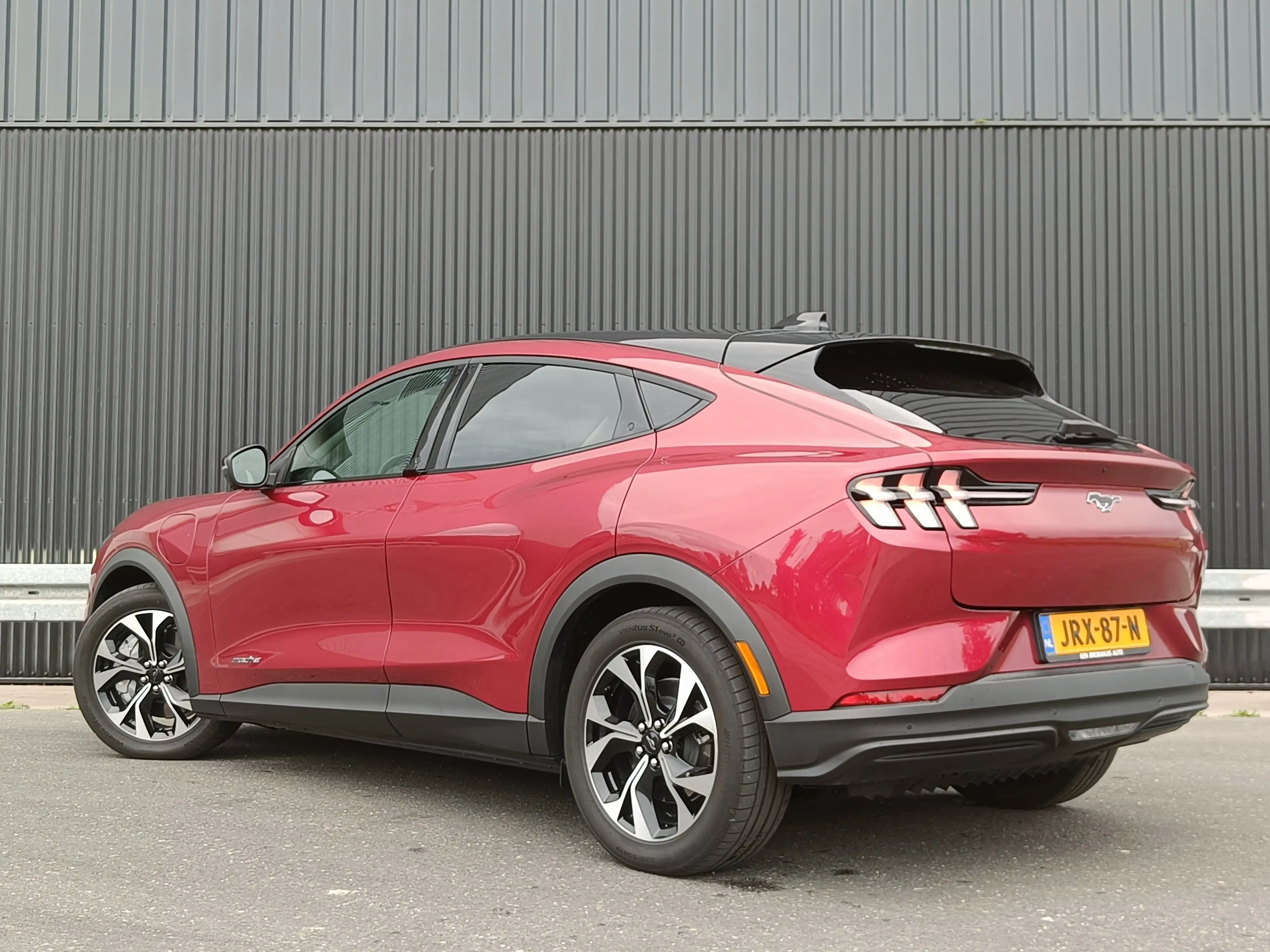 Ford Mustang Mach-E Standard RWD 73 kWh | Technology Plus Pack | Panor — photo 3