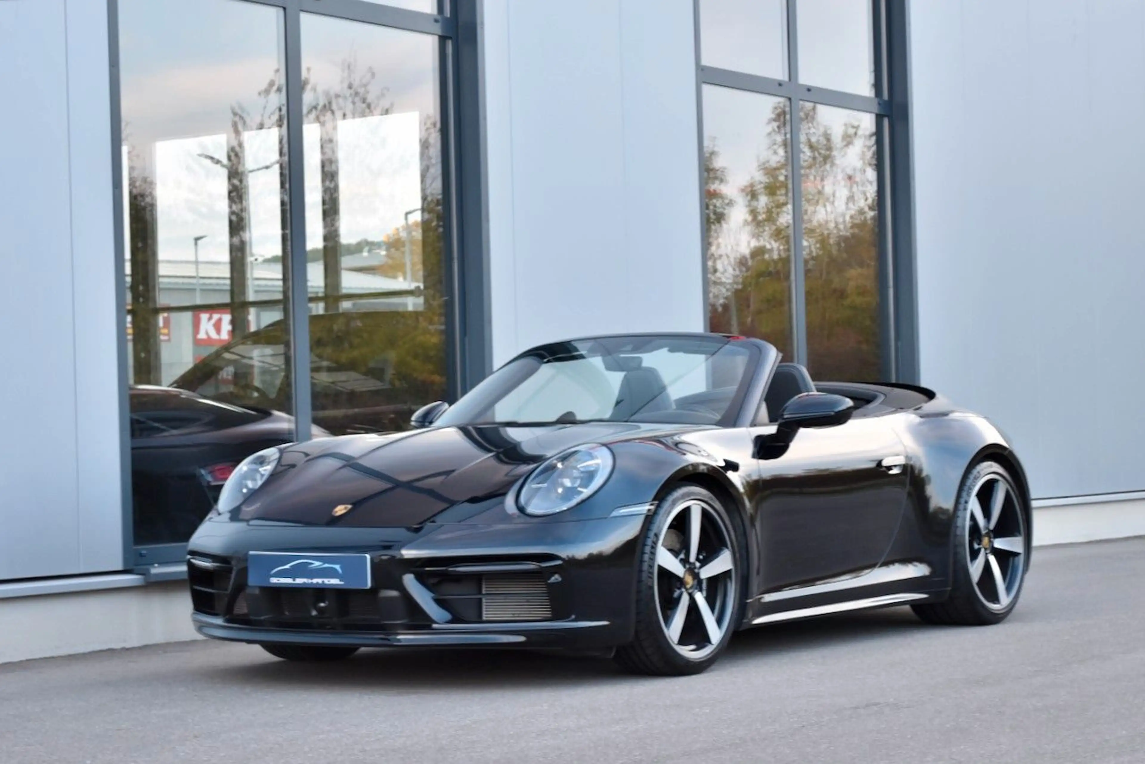 Porsche 992 CARRERA S CABRIO DESIGNPAKET BURMESTER 1HAND