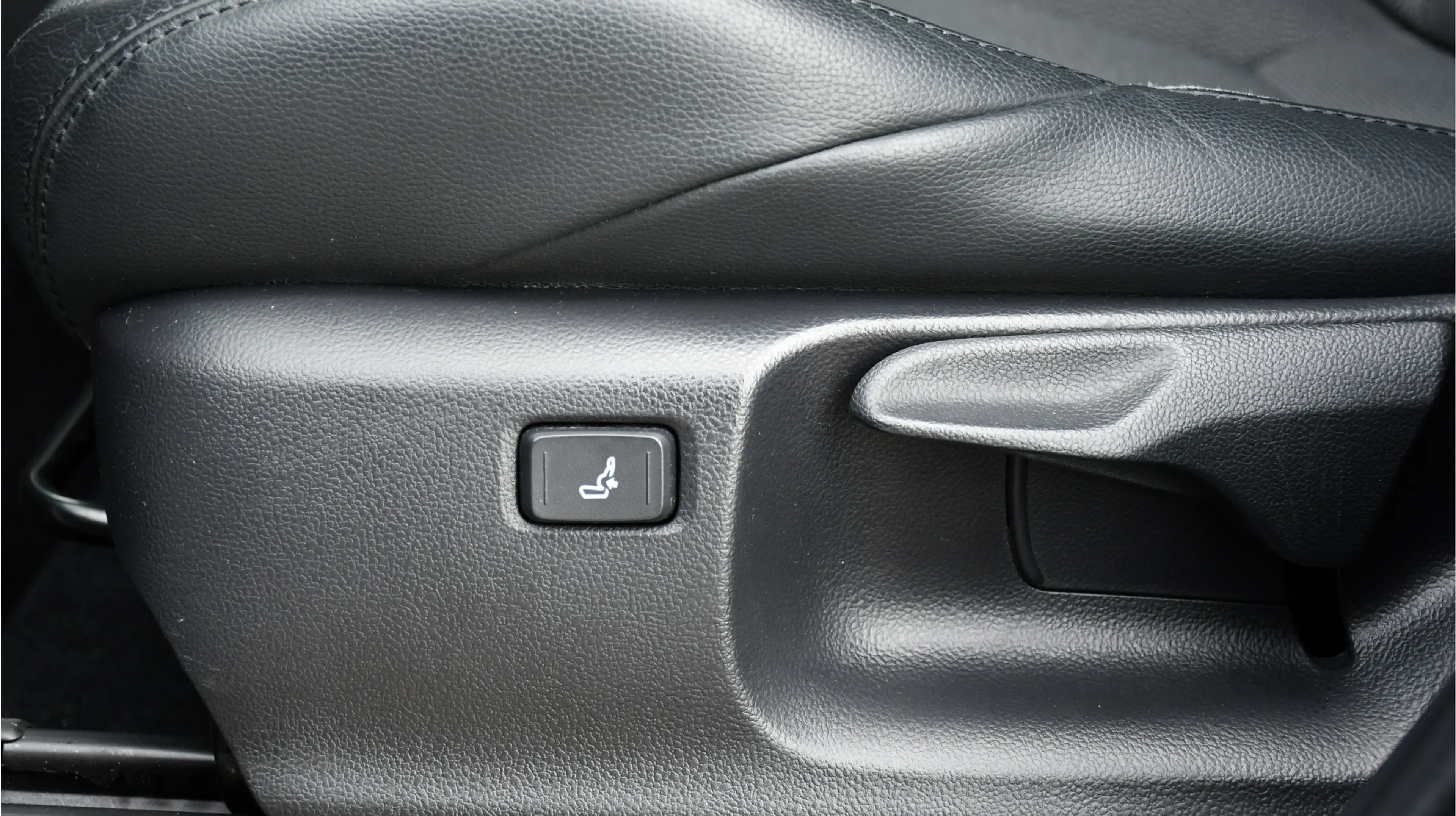 Toyota Corolla Cross 2.0 High Power Hybrid First Edition Automaat 197pk — photo 4