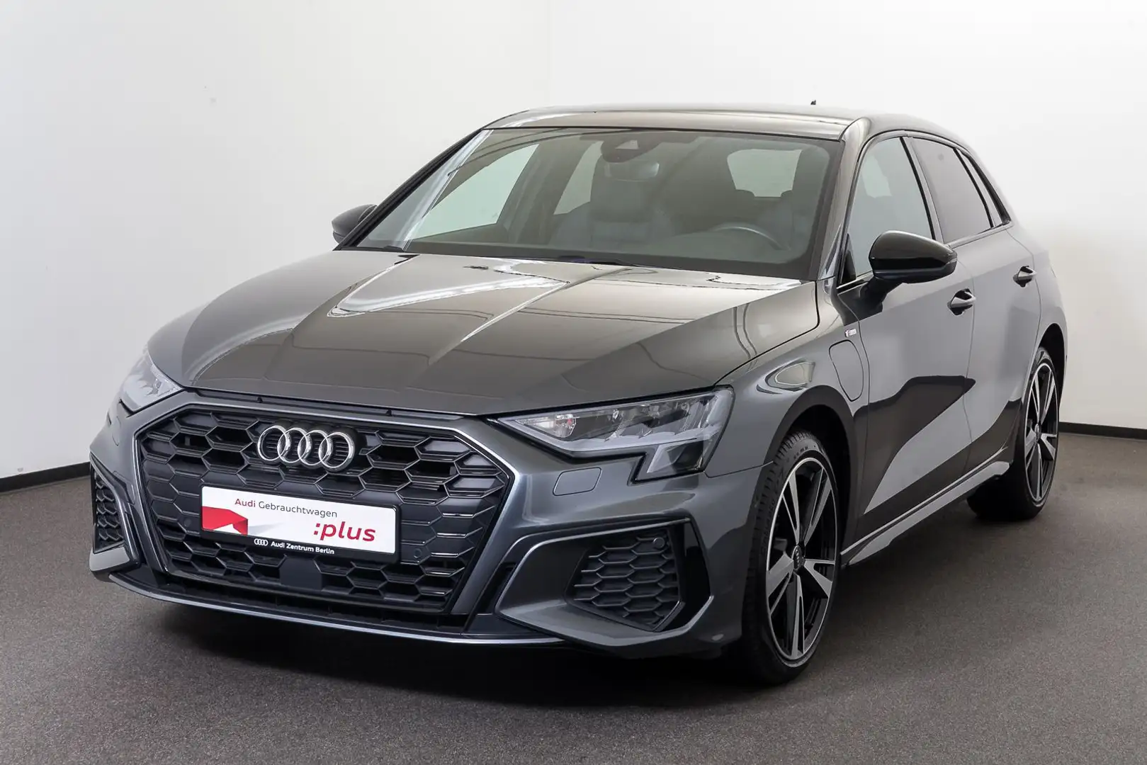 Audi A3 TFSI e S line 45 S tr. LED PDC PANO Szary - 2