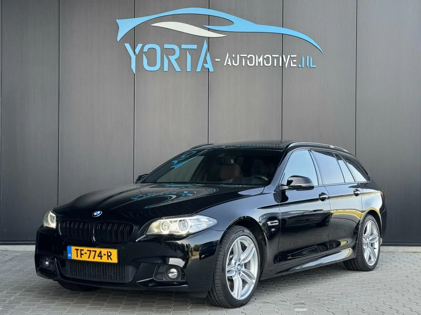 BMW 530 5-serie Touring 530xd High Executive Black - 1