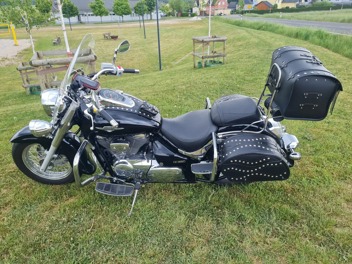 Suzuki Intruder C Czarny - 1