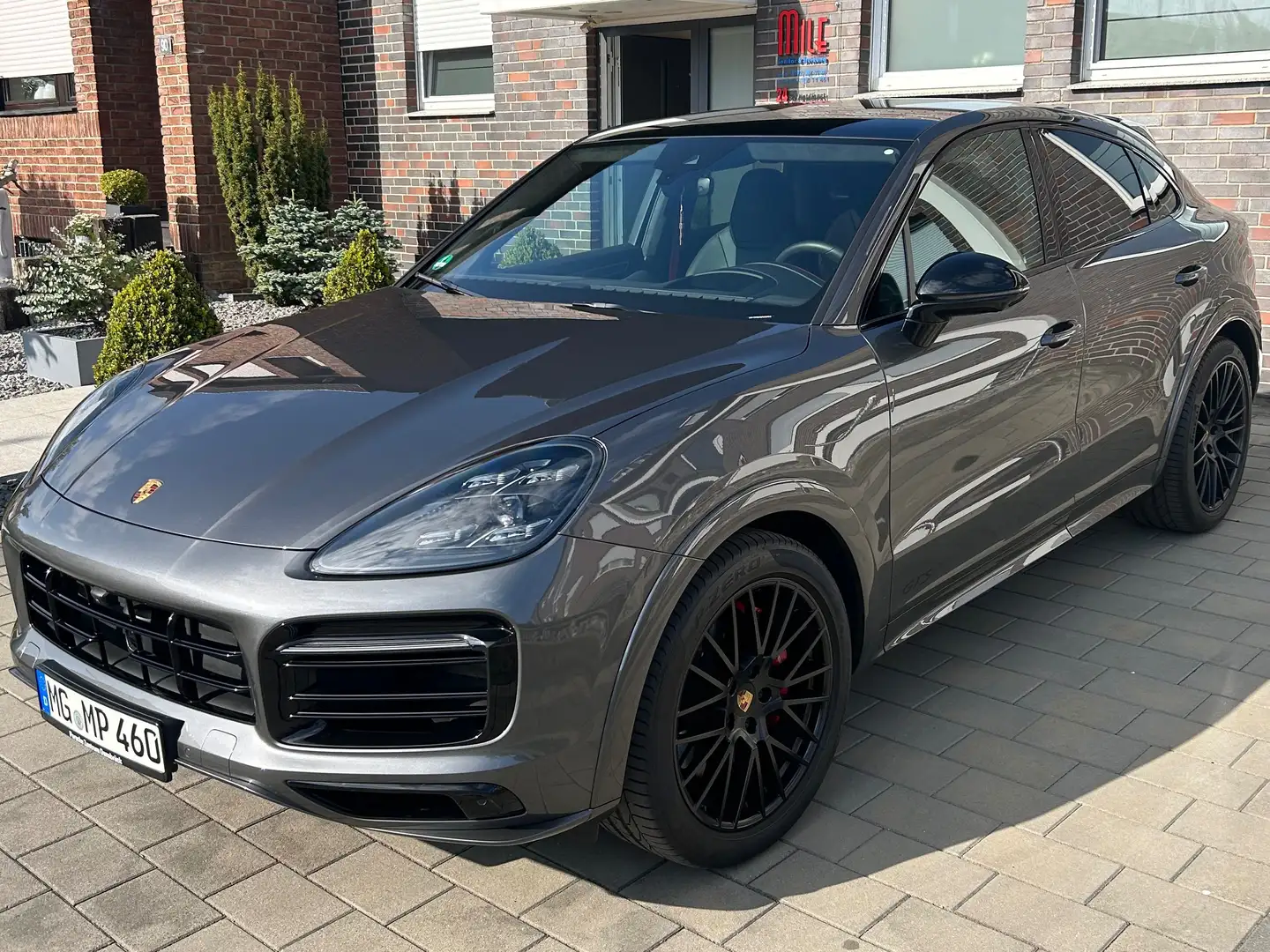 Porsche Cayenne GTS Coupe mit Garantie Grau - 2