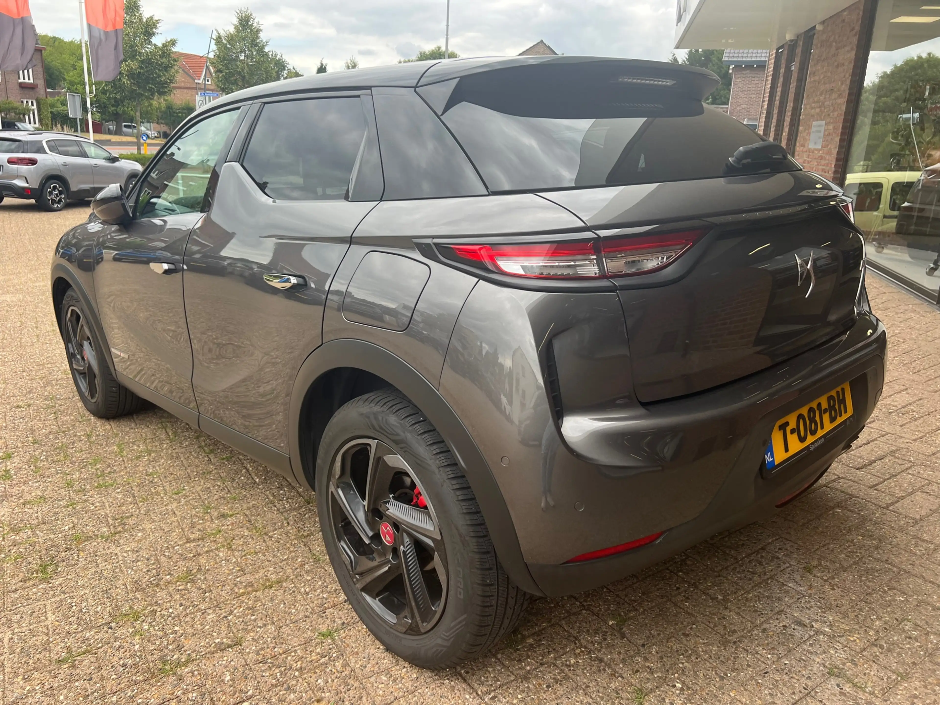 DS Automobiles DS 3 Crossback 1.2 PureTech Grand Chic Navi-Camera-Headup-Keyless — photo 3