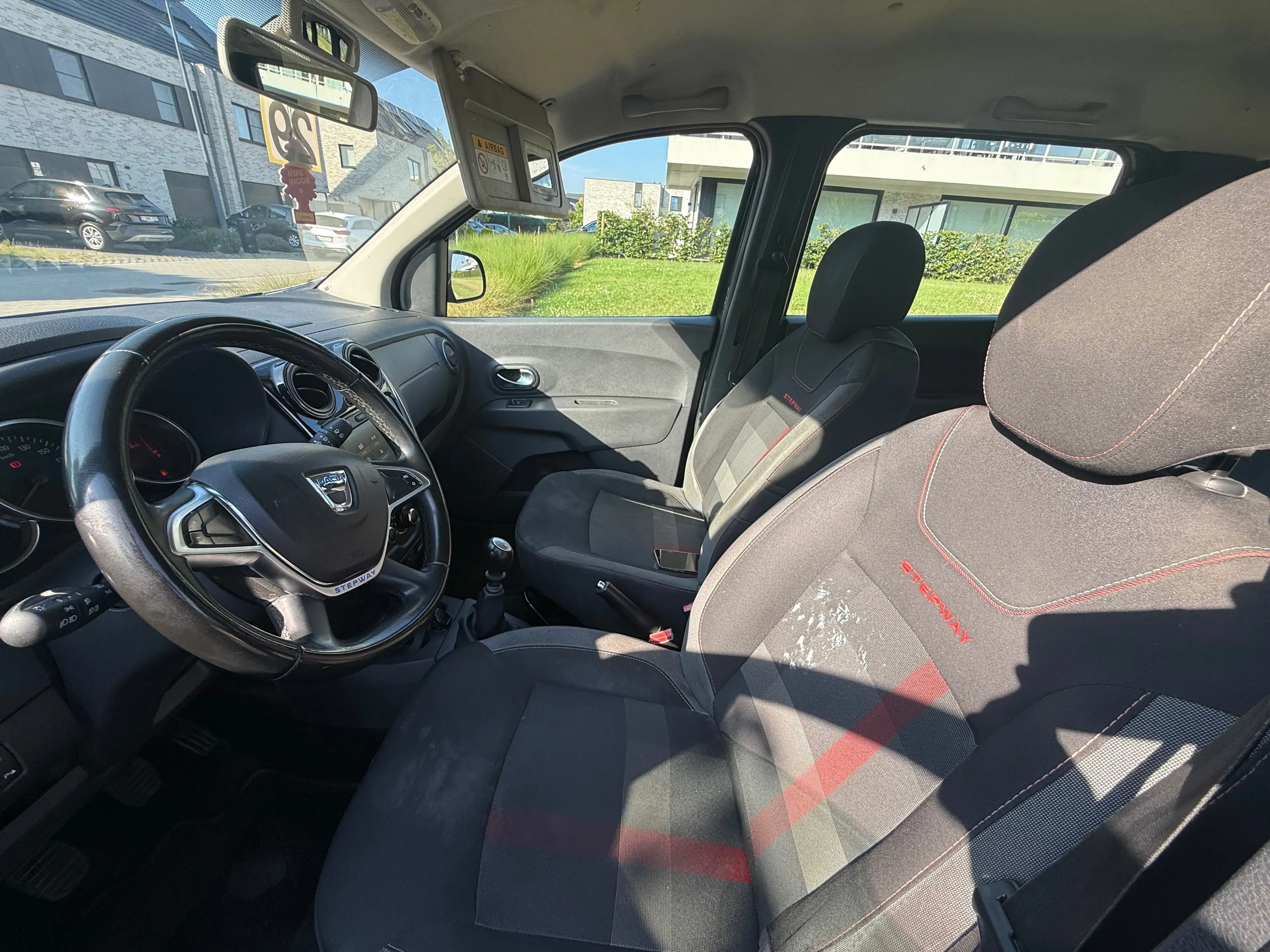 Dacia Lodgy Lodgy Stepway 1.3 TCe Techroad GPF 7pl.(EU6.2) — photo 9