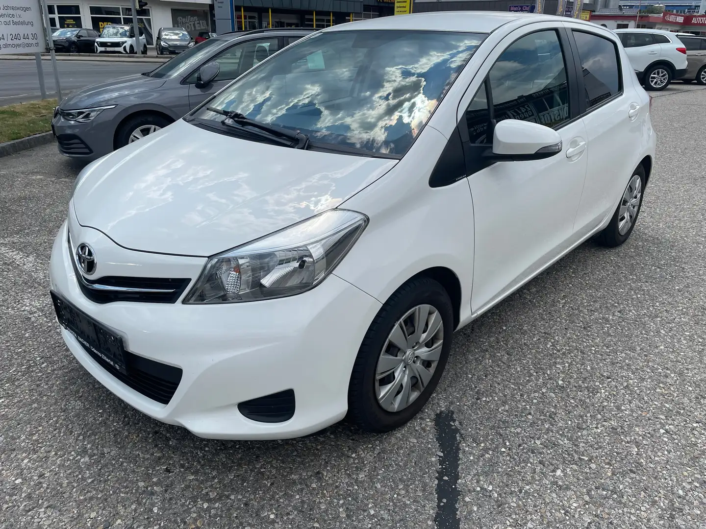 Toyota Yaris 1,0 VVT-i Active Wit - 1