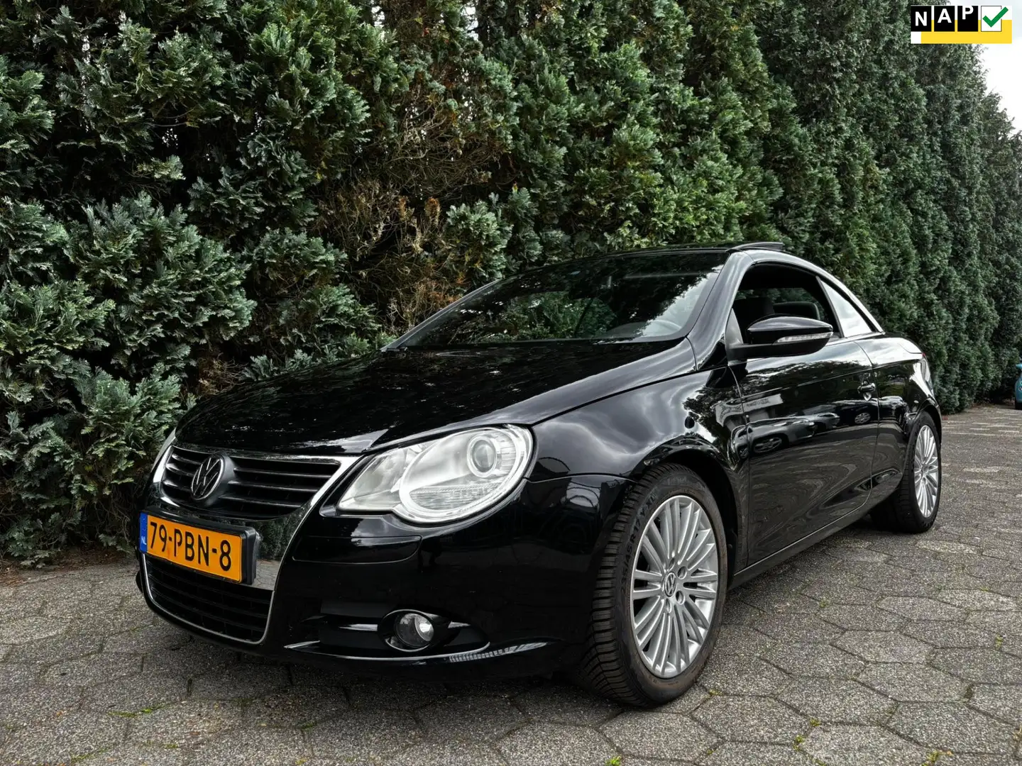 Volkswagen Eos 1.4 TSI Highline BlueMotion Zwart - 1