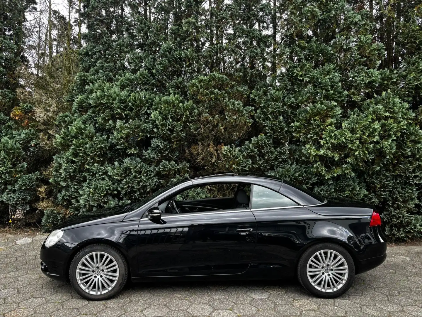 Volkswagen Eos 1.4 TSI Highline BlueMotion Zwart - 2