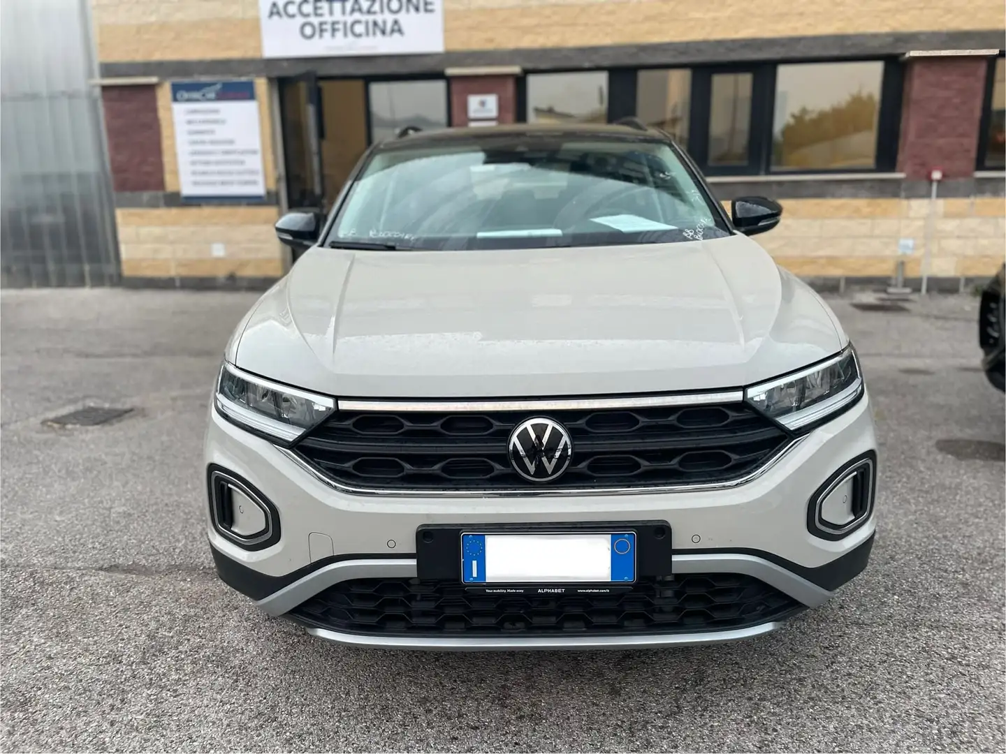 Volkswagen T-Roc 2.0 LIFE DSG 150CV Beige - 2