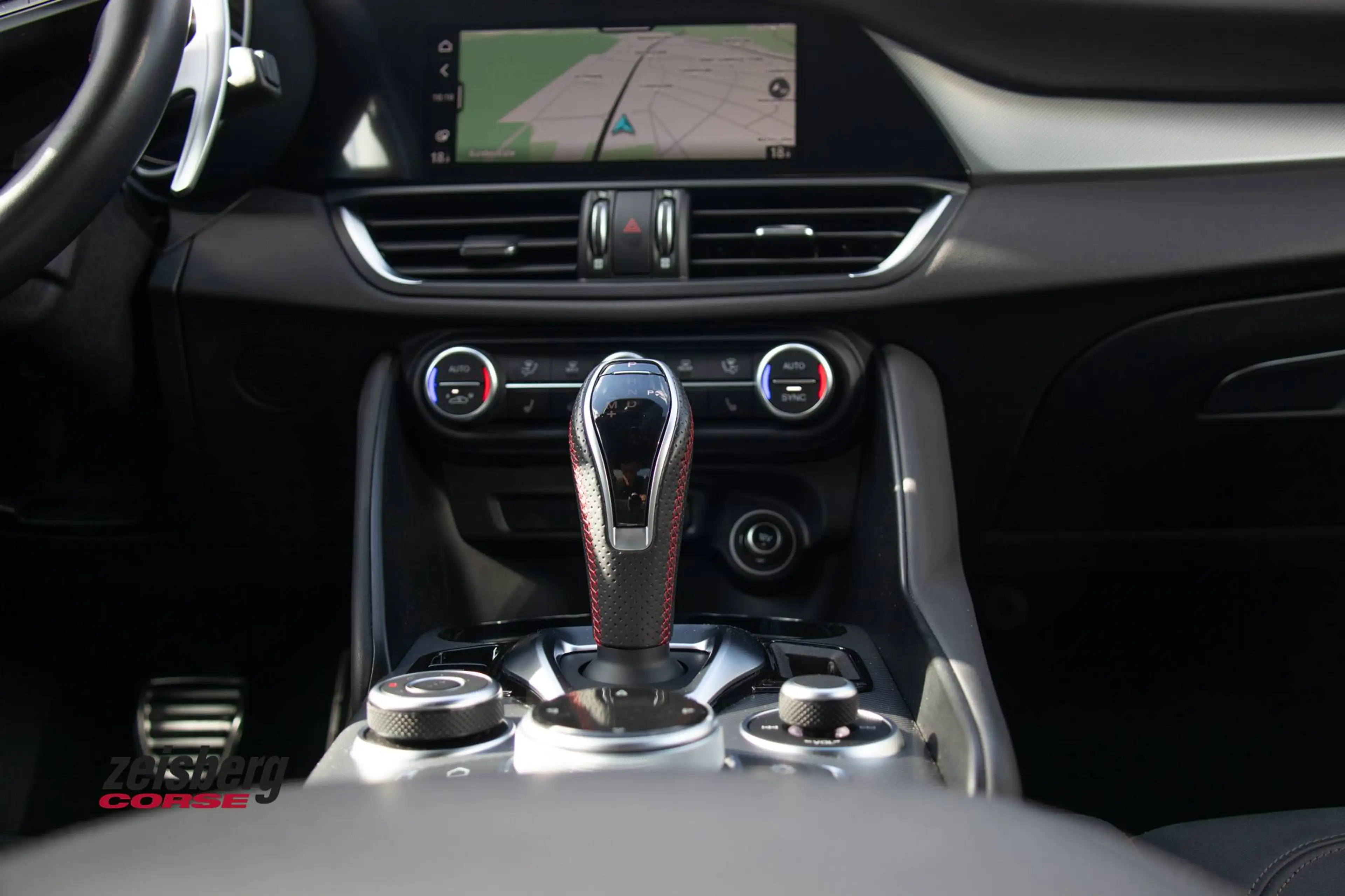Alfa Romeo Giulia Competizione 2.0 Q4-AT8 Sportumbau — photo 14