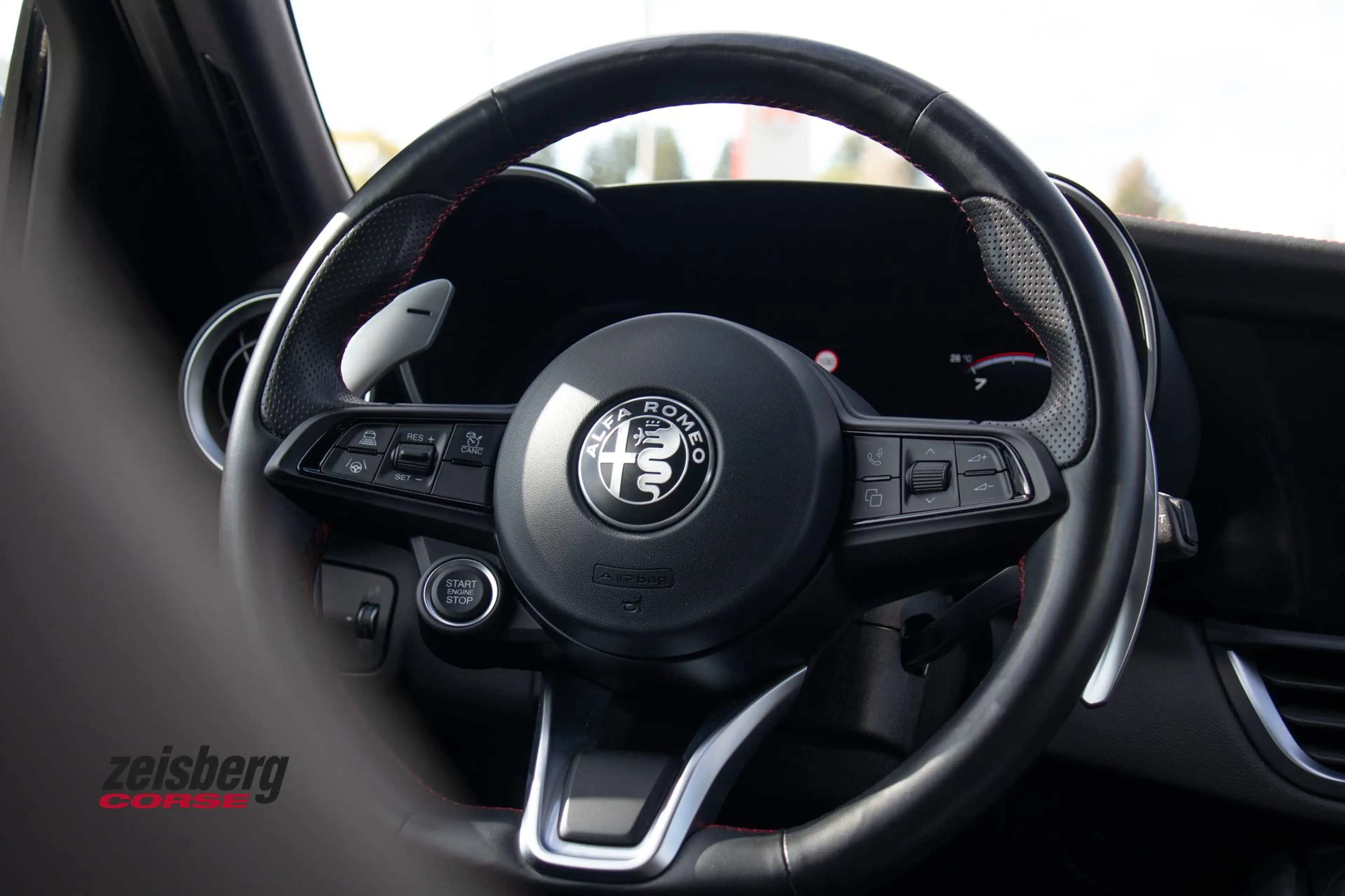 Alfa Romeo Giulia Competizione 2.0 Q4-AT8 Sportumbau — photo 11