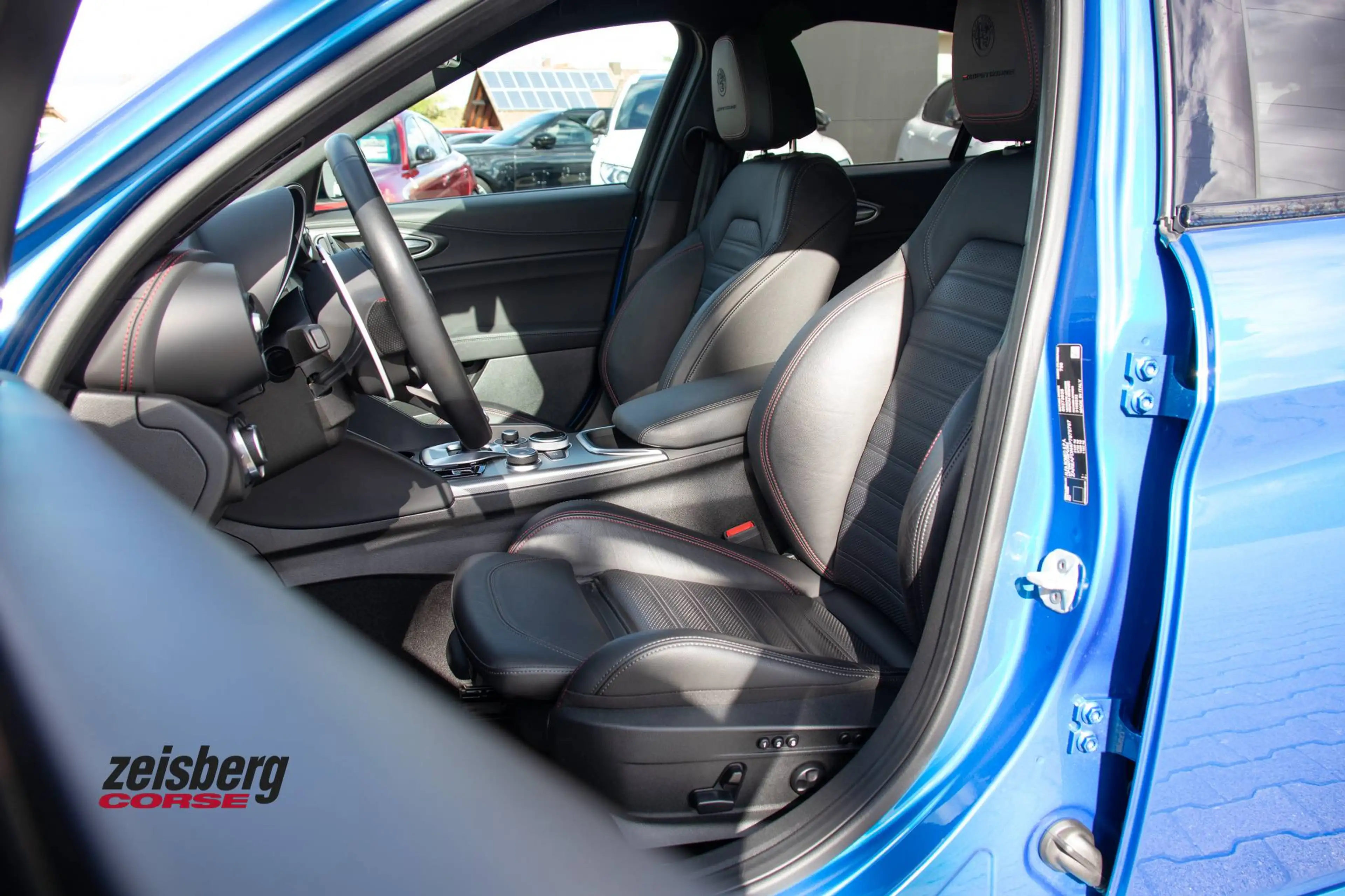 Alfa Romeo Giulia Competizione 2.0 Q4-AT8 Sportumbau — photo 9