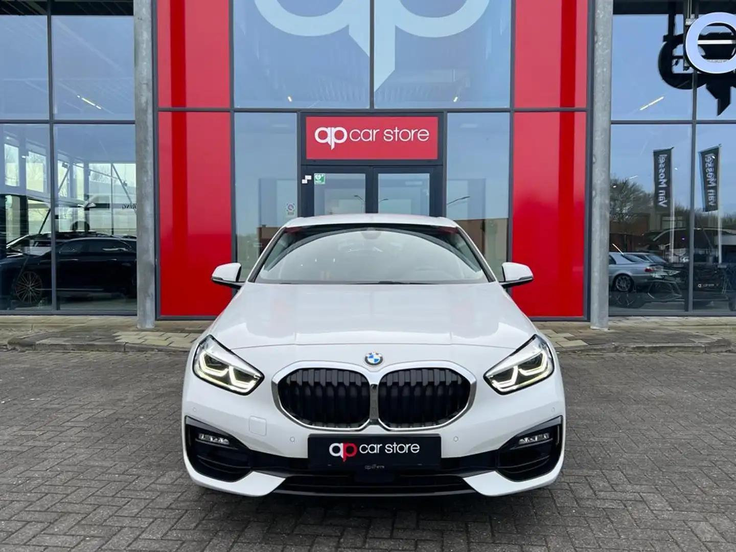 BMW 118 1-serie 118i High Executive Sport-Line Automaat LE White - 2