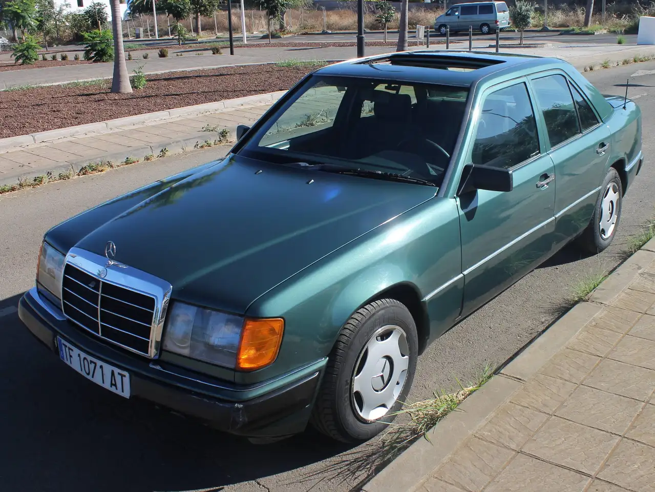 Mercedes-Benz 300TDT, foto 2
