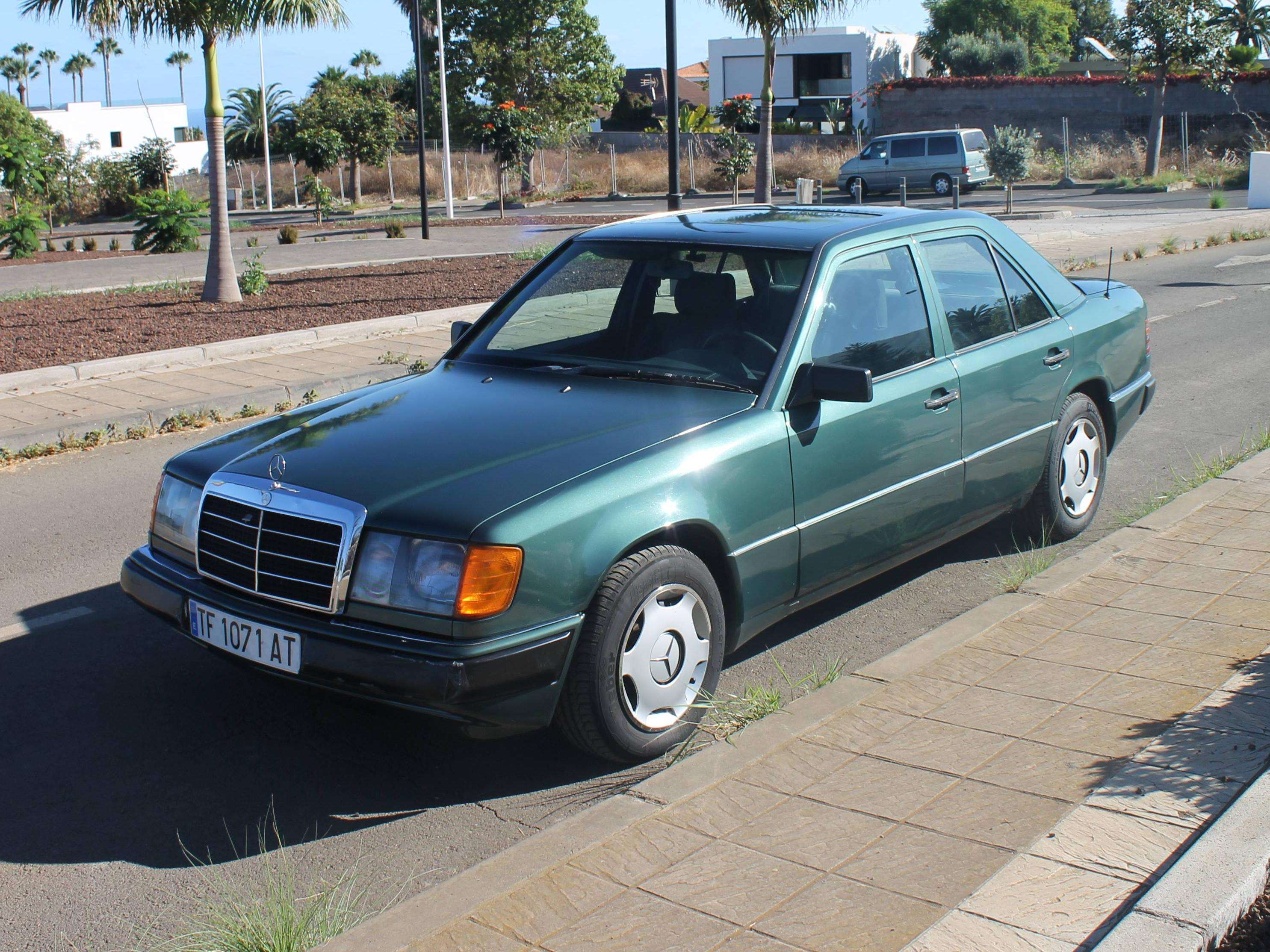 Mercedes-Benz 300 300TDT - foto 1