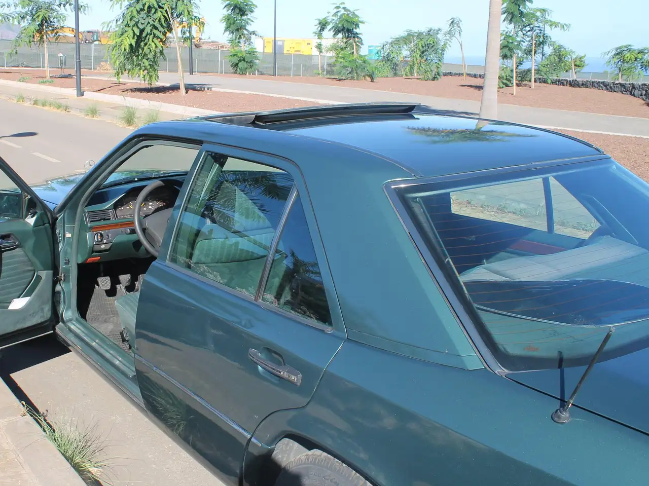 Mercedes-Benz 300TDT, foto 12