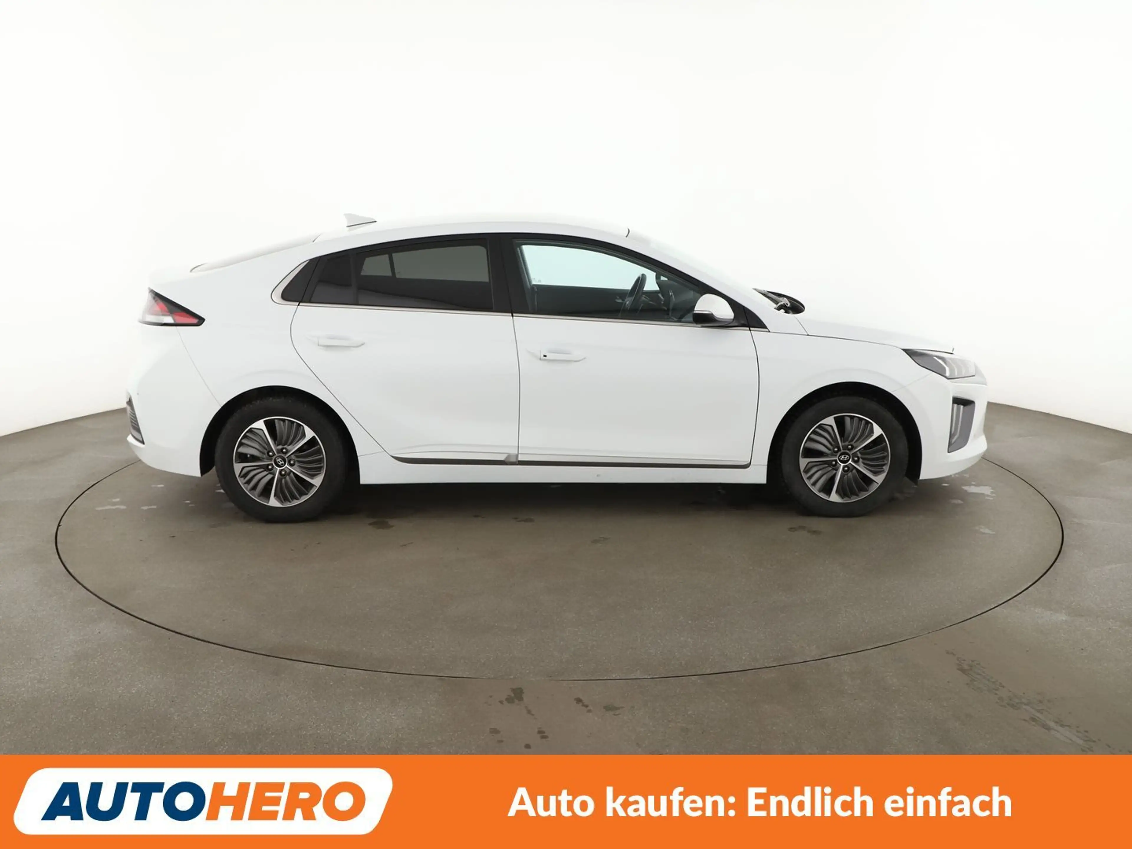 Hyundai IONIQ 1.6 Plug-in Hybrid Prime Aut.*NAVI*LED*CAM*SHZ*LHZ — photo 7