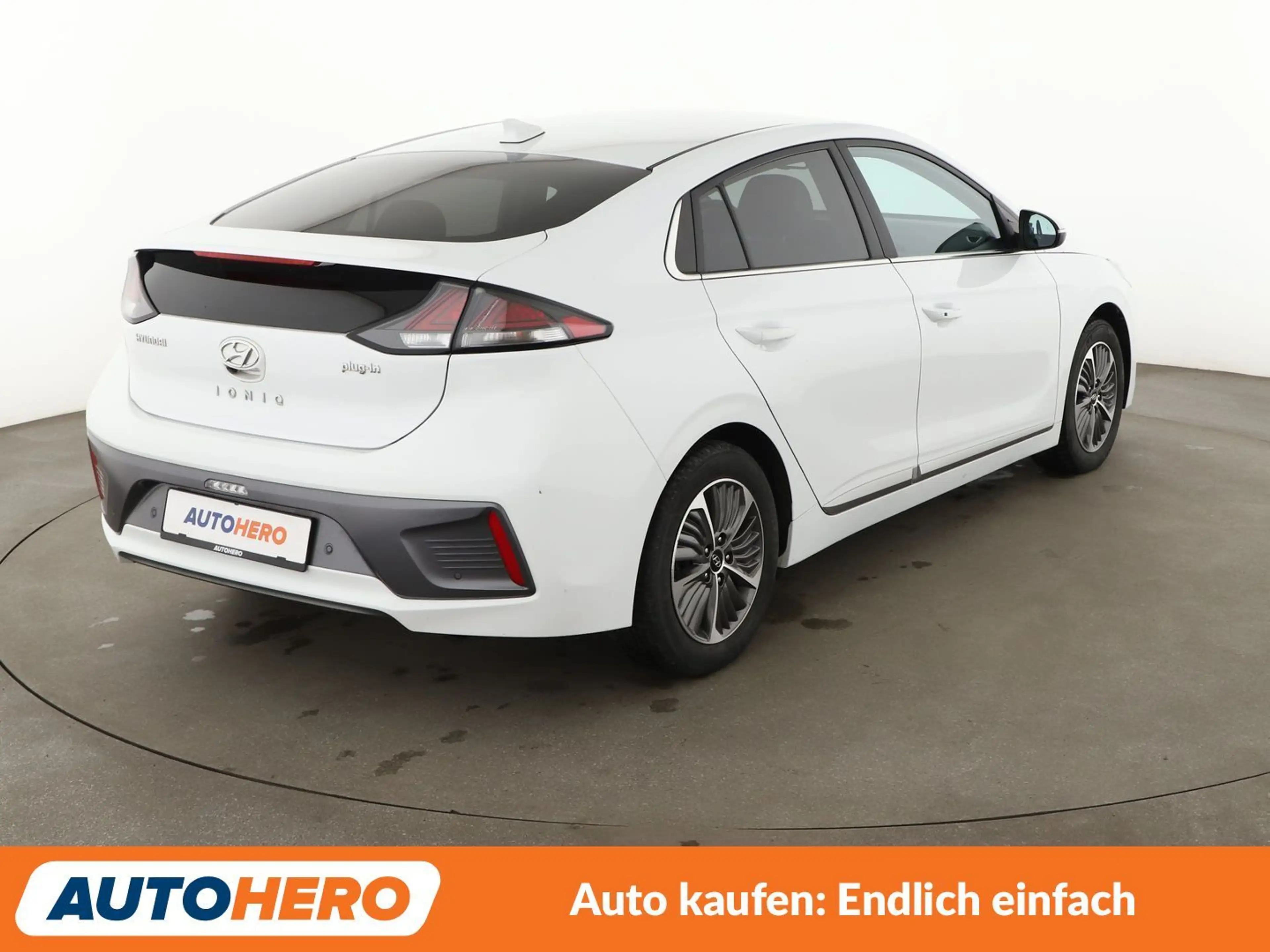 Hyundai IONIQ 1.6 Plug-in Hybrid Prime Aut.*NAVI*LED*CAM*SHZ*LHZ — photo 6