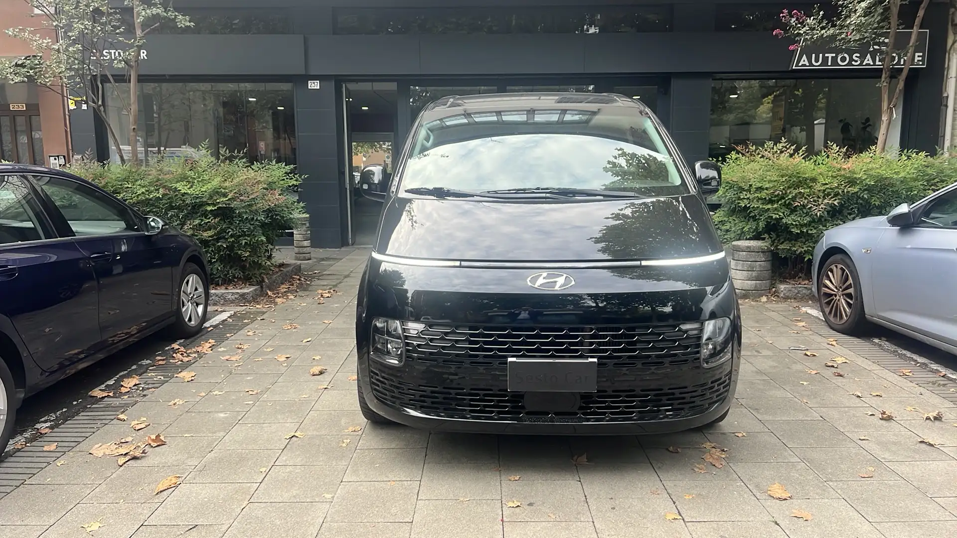 Hyundai STARIA Staria 2.2 Wagon 2wd auto Schwarz - 2