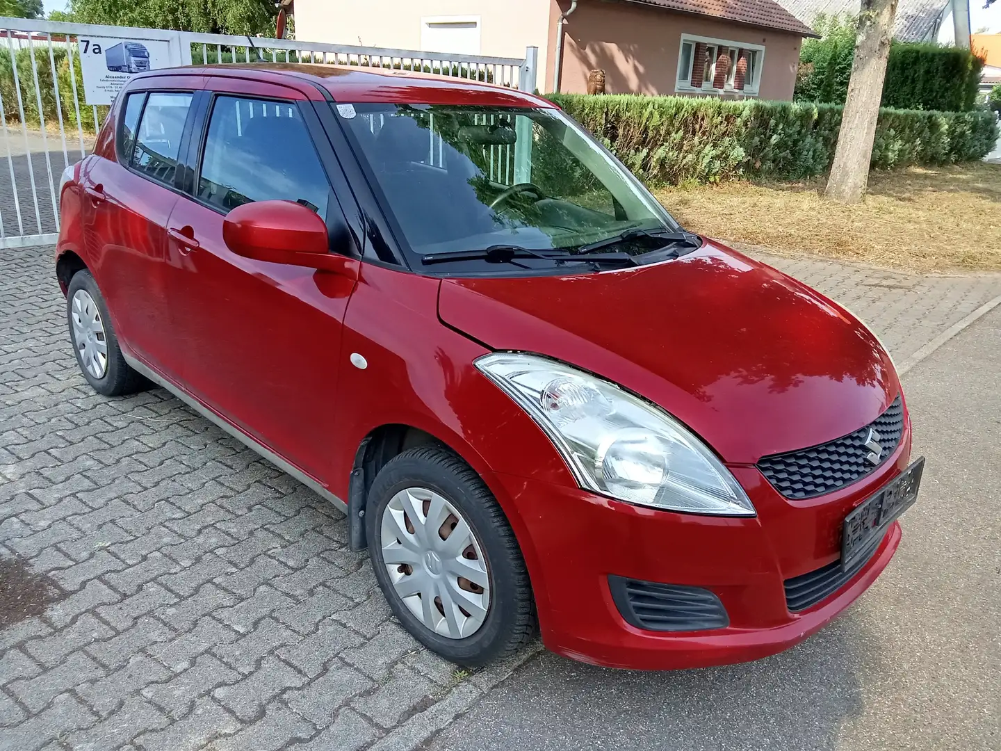Suzuki Swift Club Rot - 1