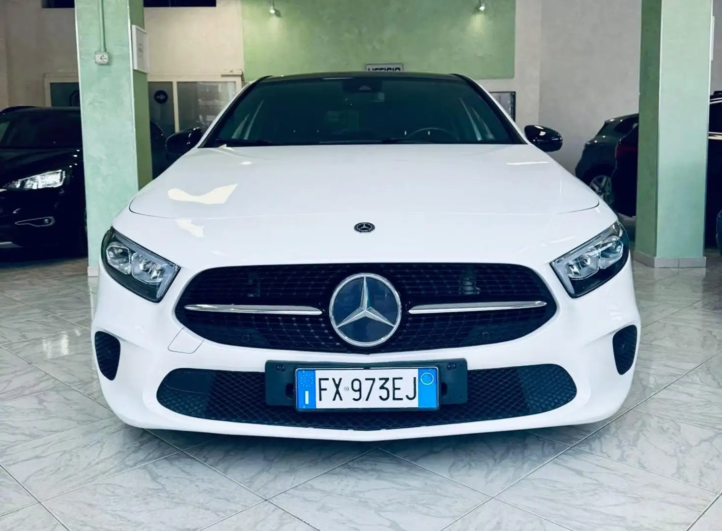 Mercedes-Benz A 180 A 180 d Sport Extra auto Bianco - 2