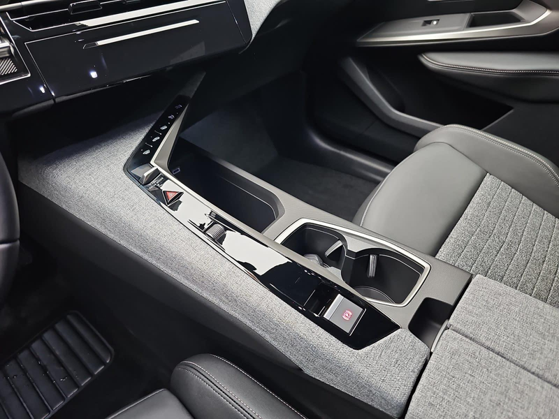 Peugeot 5008 5008 1.2 HYBRID 145 E-DSC6 ALLURE KLIMA LED 7-S DA — photo 13