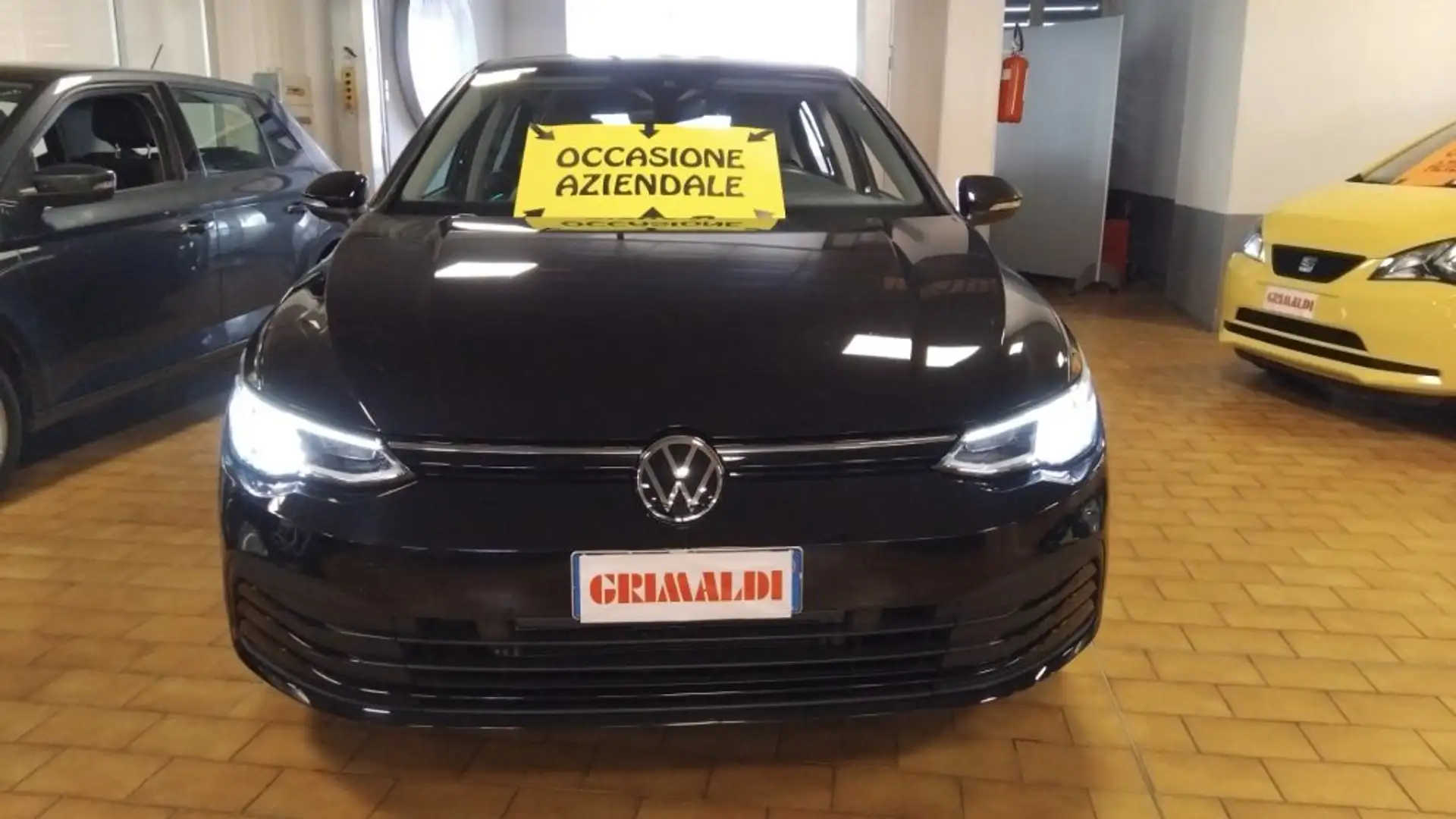 Volkswagen Golf 1.0 eTSI EVO DSG Life 17" MILD HYBRID Grigio - 2