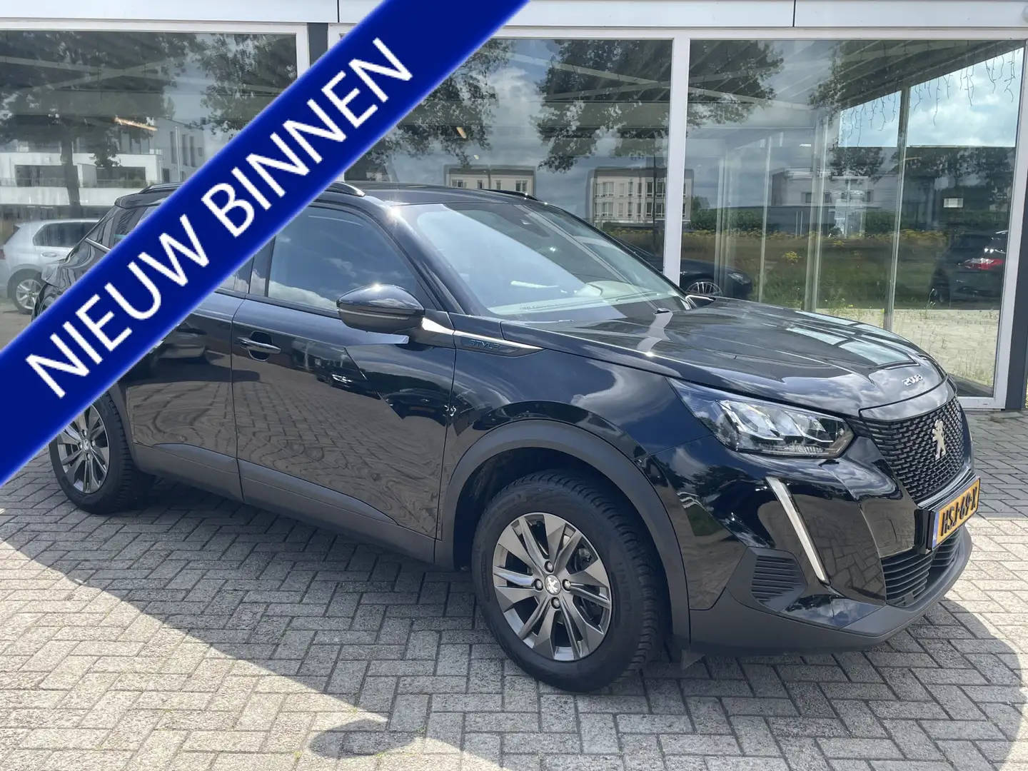 Peugeot 2008 1.2 PureTech 100 Active 50% deal 8.225,- ACTIE Car Zwart - 1