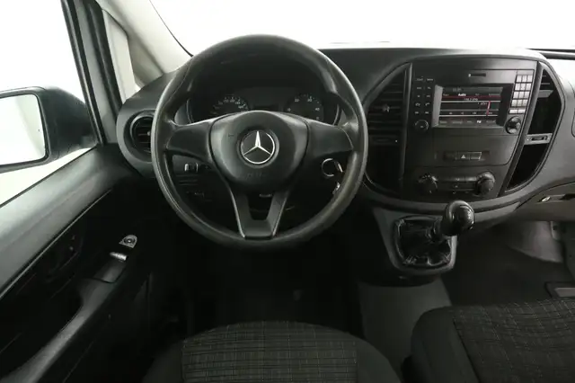 Mercedes-Benz Vito view 2
