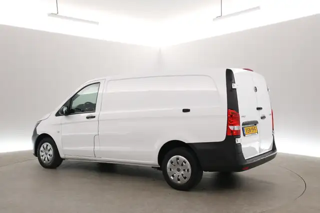 Mercedes-Benz Vito view 4