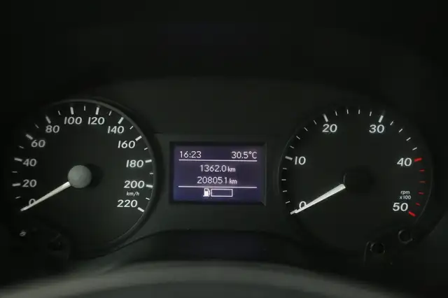 Mercedes-Benz Vito view 11
