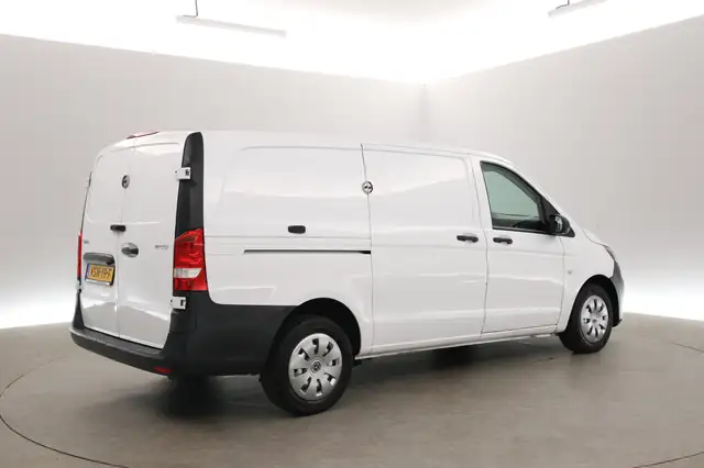 Mercedes-Benz Vito view 23