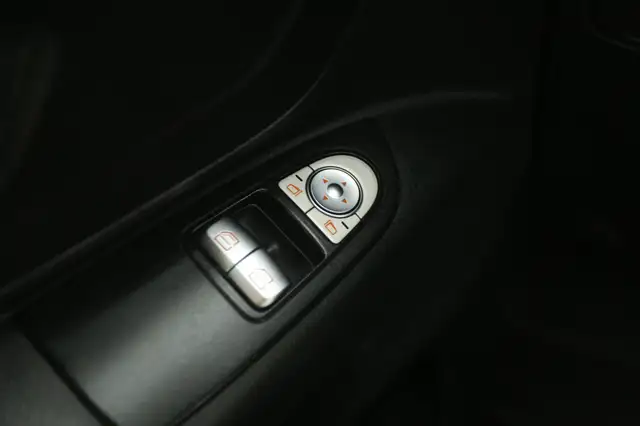 Mercedes-Benz Vito view 16