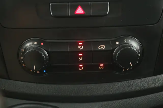 Mercedes-Benz Vito view 14