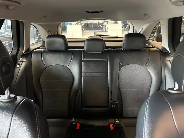 Mercedes-Benz C-Class view 13