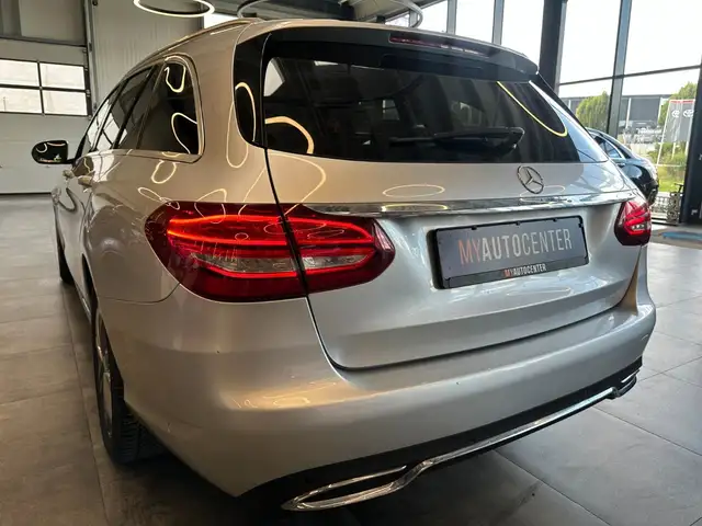 Mercedes-Benz C-Class view 5