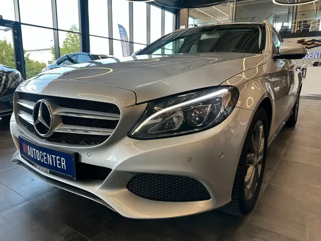 Mercedes-Benz C-Class view 4
