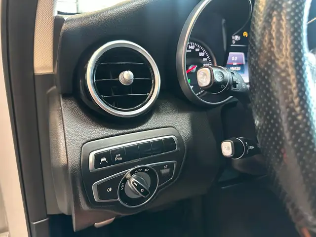 Mercedes-Benz C-Class view 11