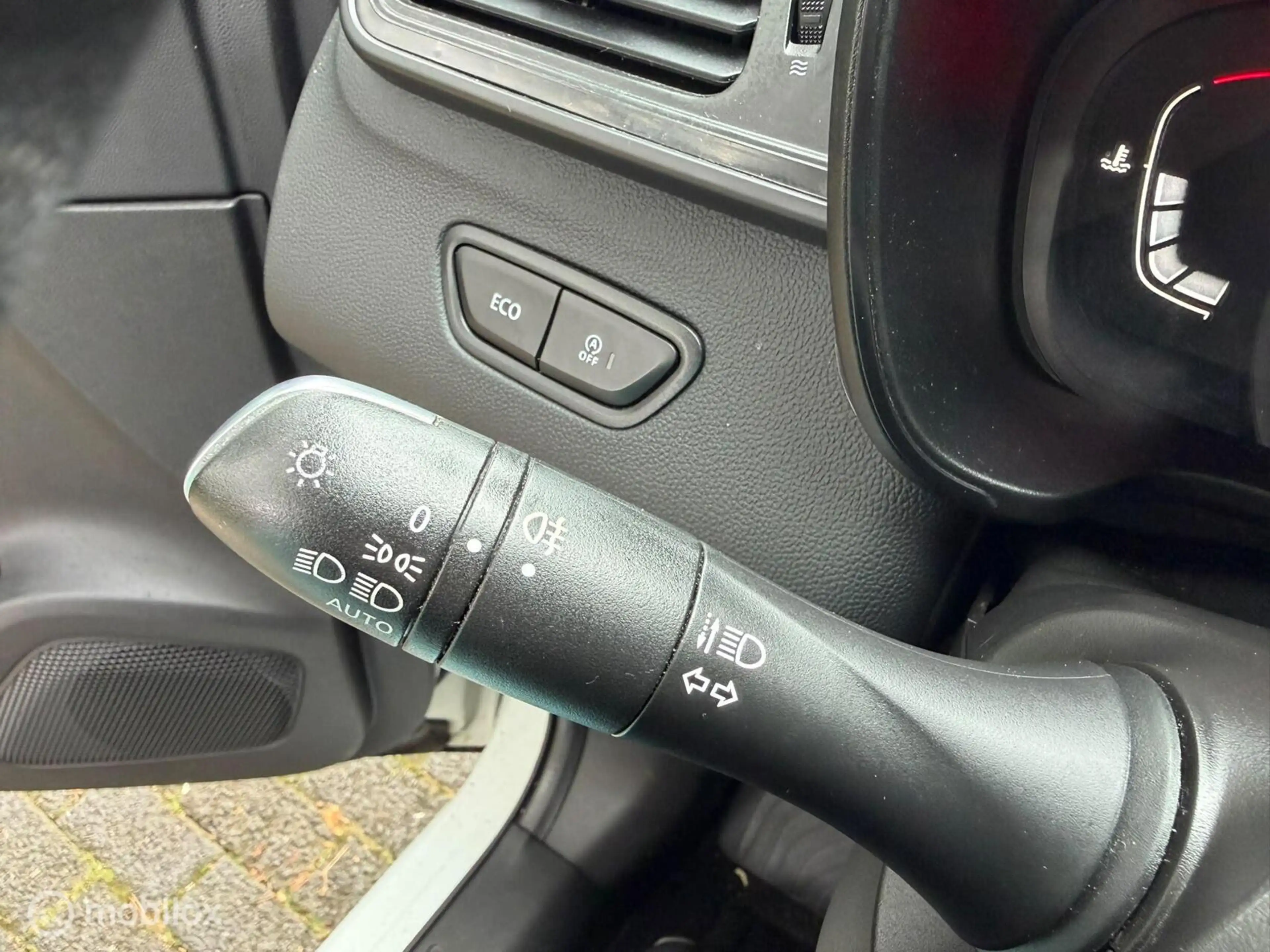 Renault Kadjar 1.2 TCe Zen-CRUISE-AC-TREKHAAK — photo 8