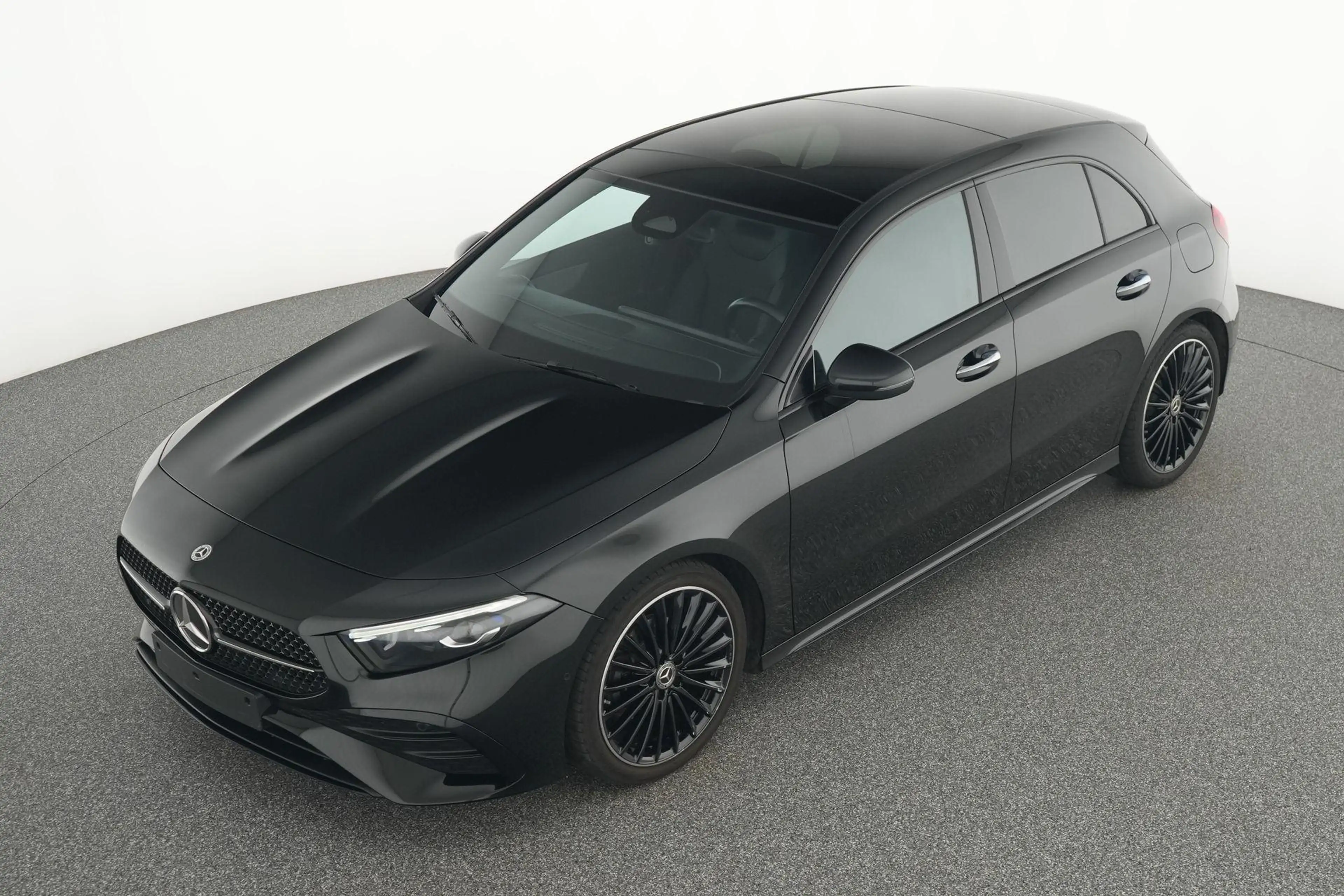 Mercedes-Benz A 180 AMG Line - Pack Night - Top Options — photo 11