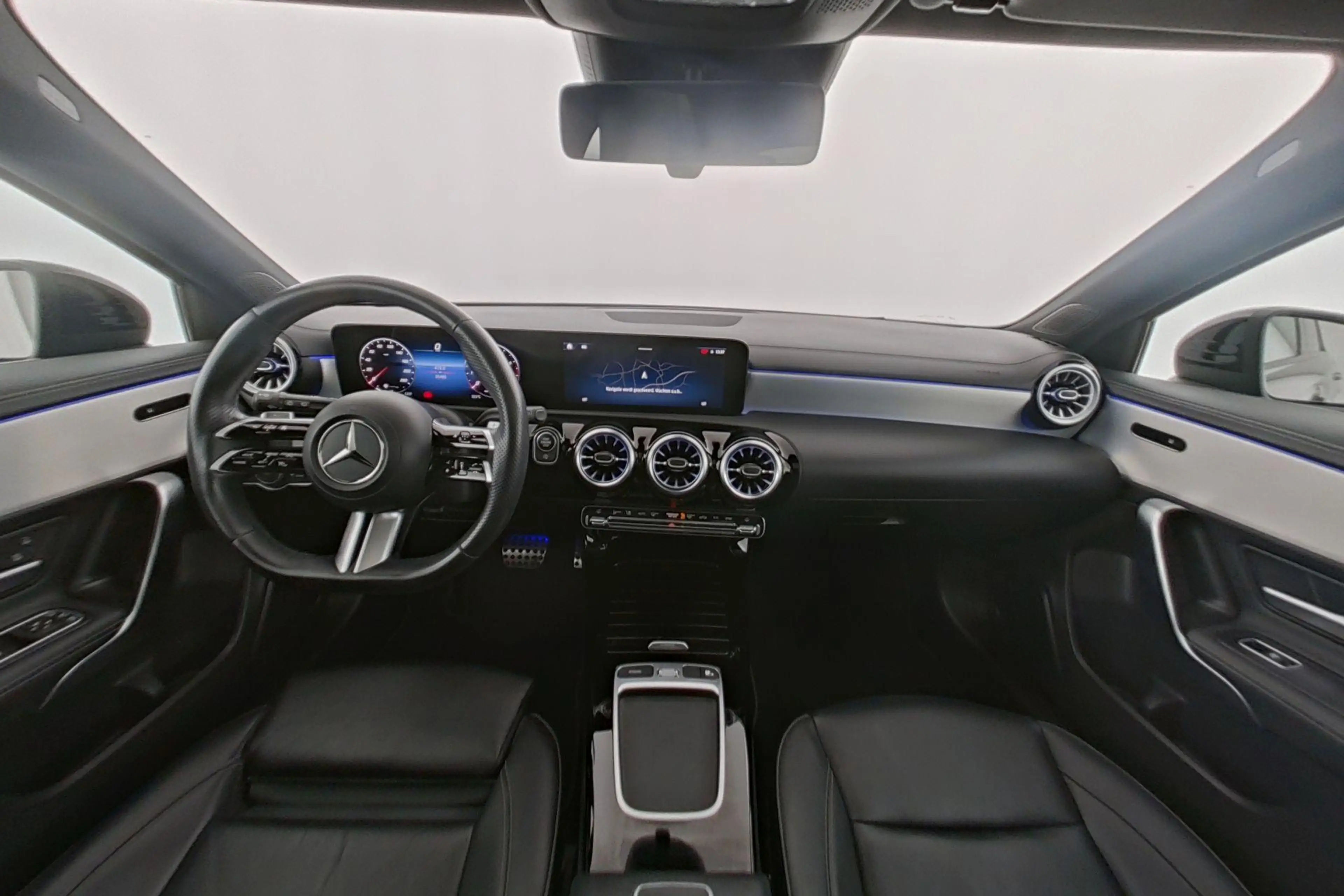 Mercedes-Benz A 180 AMG Line - Pack Night - Top Options — photo 12